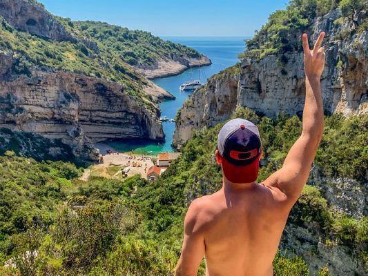 Passeio de barco na ilha de Hvar